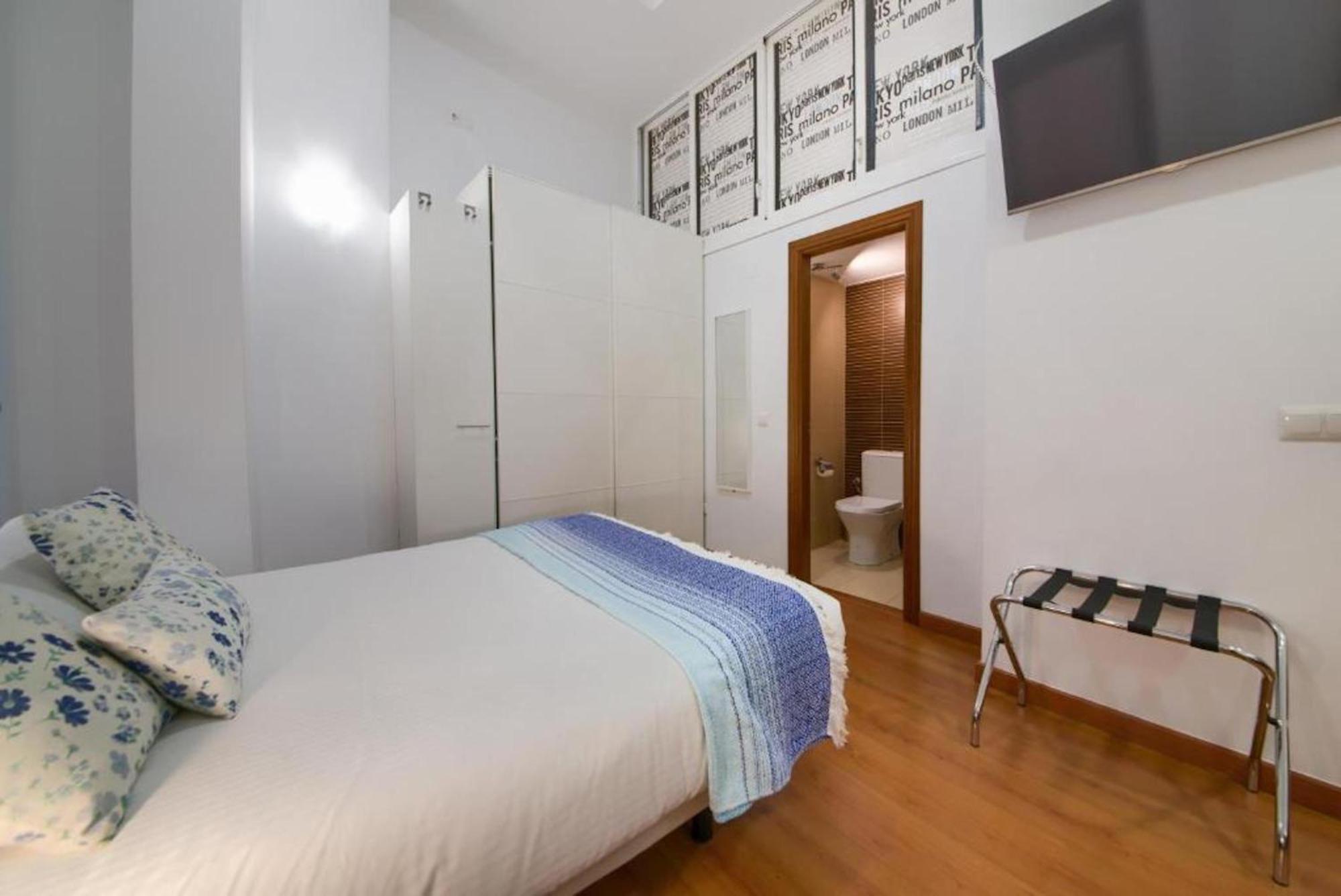 Apartments Holidays2Malaga City Center Екстериор снимка