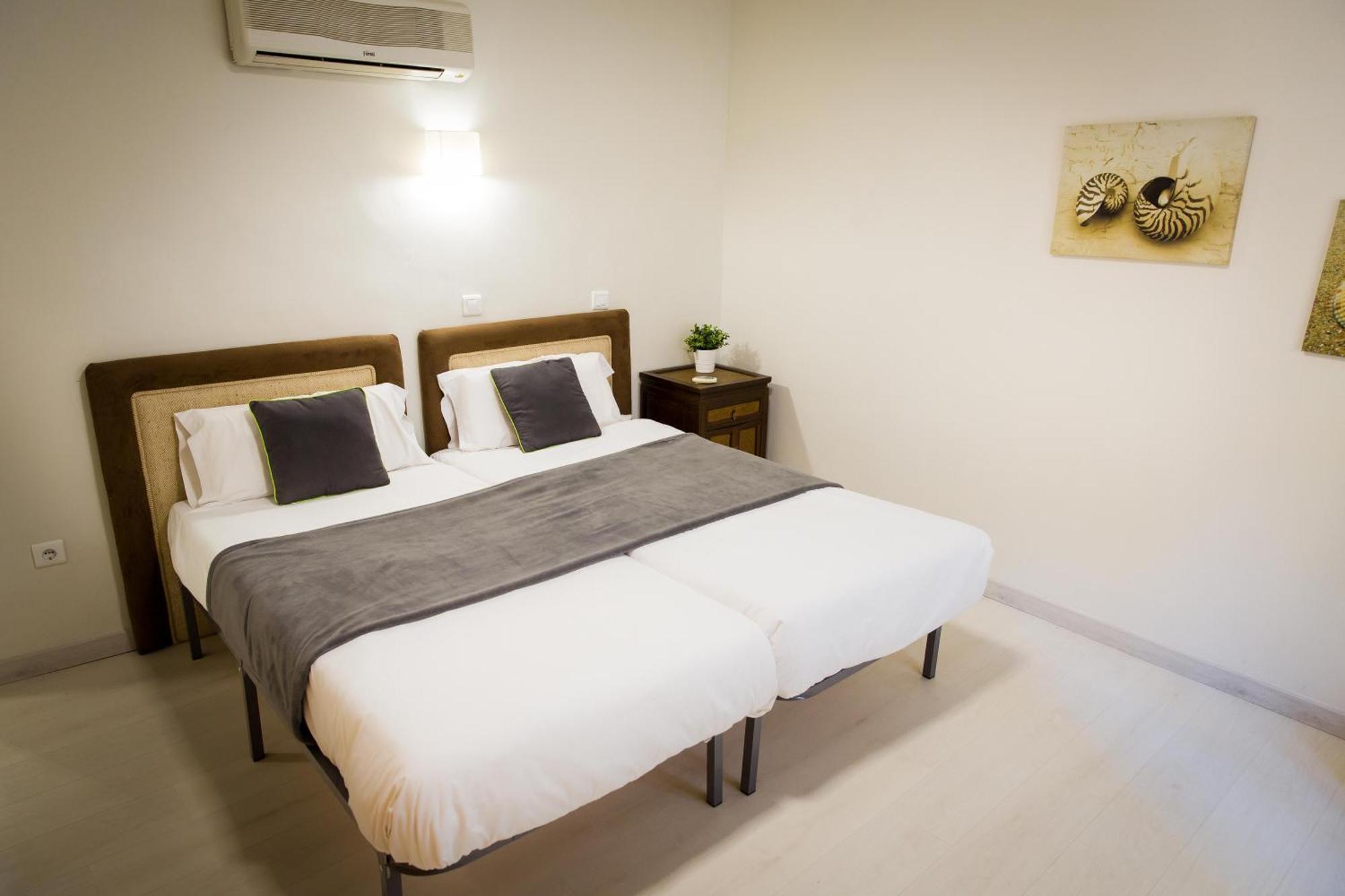 Apartments Holidays2Malaga City Center Екстериор снимка